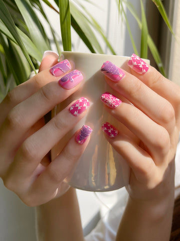 OPOOLA 24 pcs Short Square Shape Christmas Snow Flower Soft Gel Fake Press On Nails with Jelly Glue&Nail Buffer